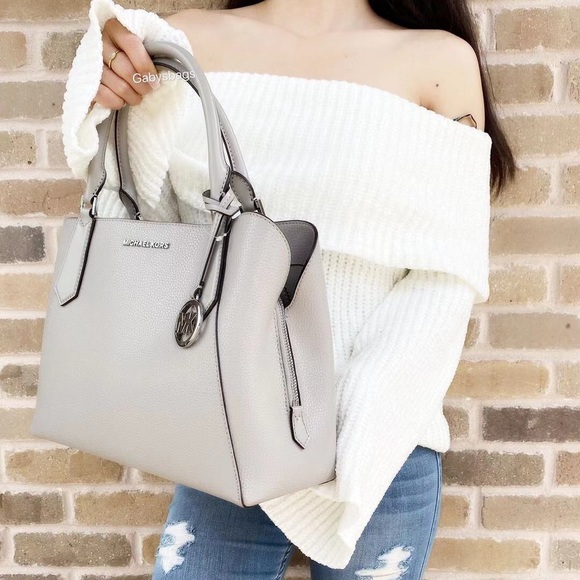 SALE‼️‼️ Michael Kors Satchel &Crossbody - Picture 3 of 3